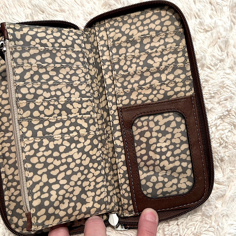 Like New!! Fossil Wallet; Fossil Keeper Long Wall… - image 7